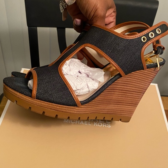Michael Kors wedge heels - Picture 7 of 10
